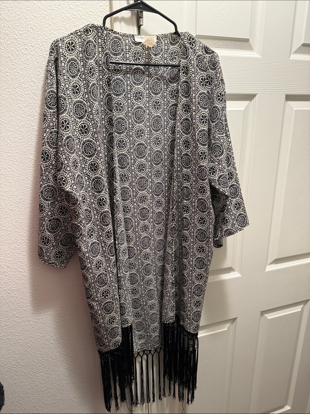Toska Black and White Fringe Medallion Kimono